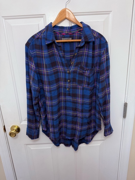 Anthropologie Tops - Anthropologie Blue Plaid Long Sleeve Flannel Shirt Size Medium Casual